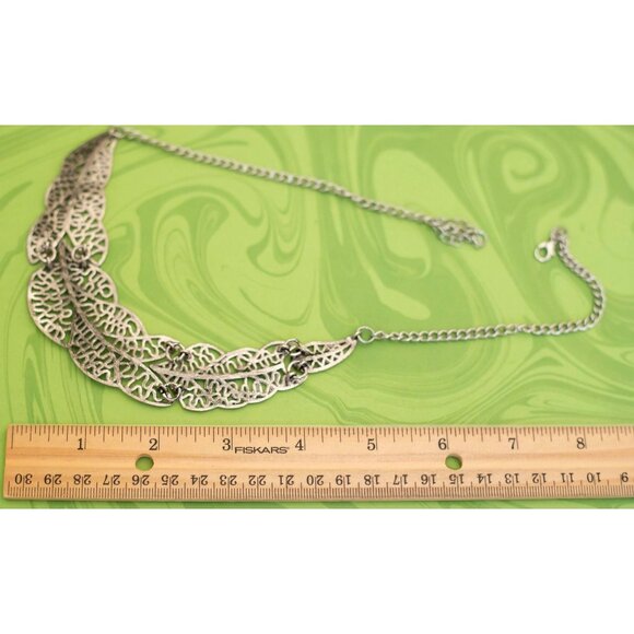 Vintage Silver Tone Art Nouveau Elegant Elven Leaf Bib Necklace 20 inch - W13 - Picture 3 of 3